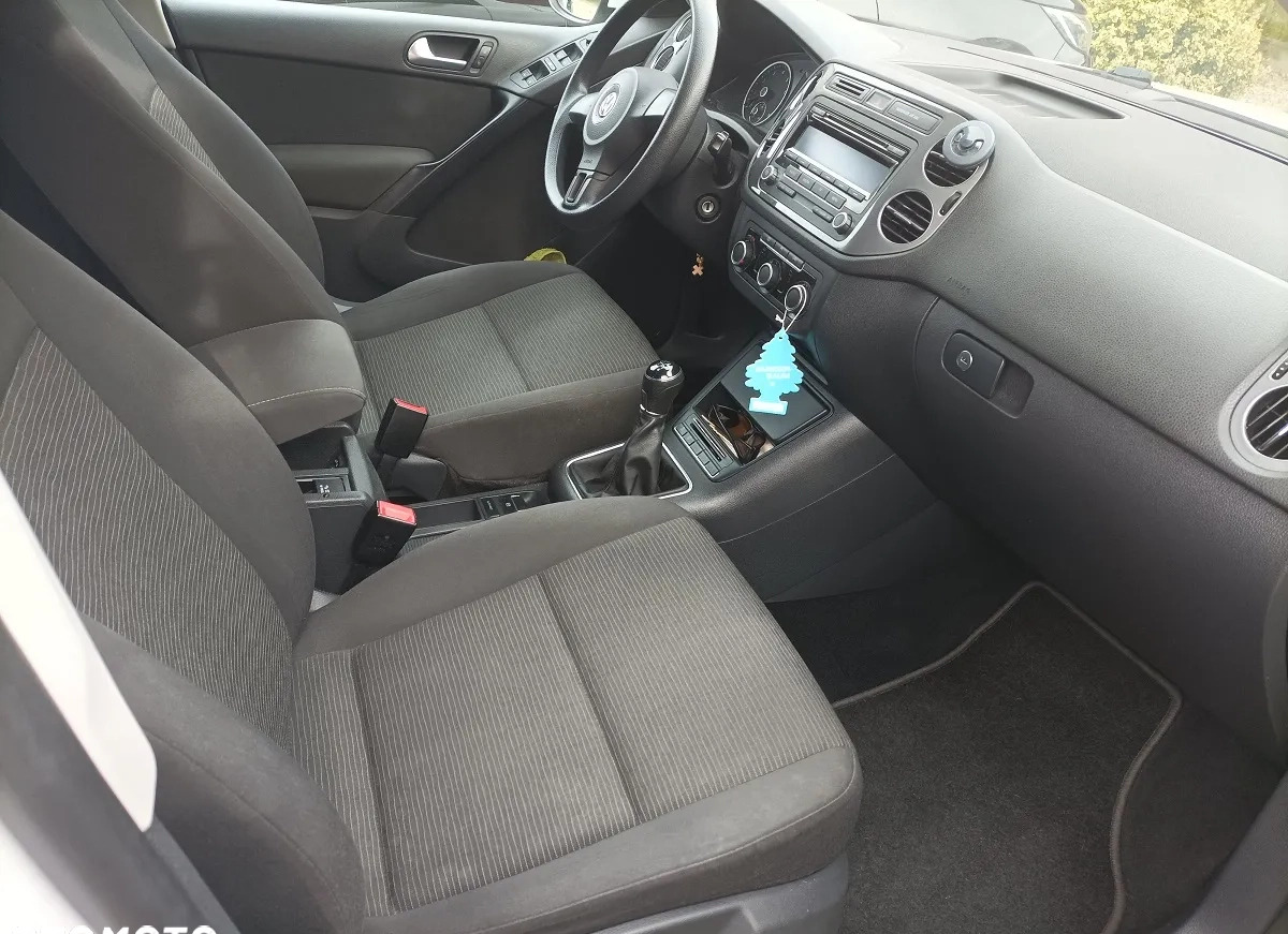 Volkswagen Tiguan cena 41999 przebieg: 169800, rok produkcji 2012 z Rawicz małe 67